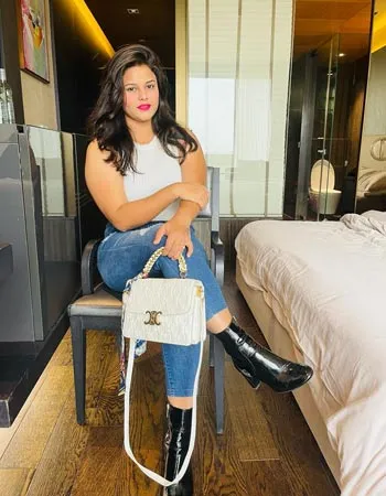 Tannu - Hyderabad Call Girl Gorgeous Hyderabad Call Girl